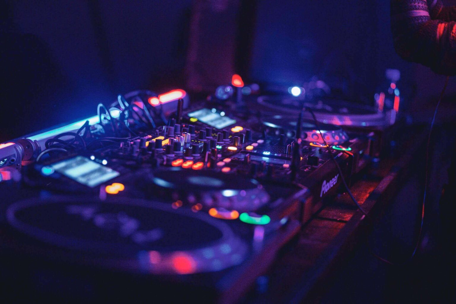 De 4 beste DJ sets voor een kind in 2021 DJBlog.nl De 4 beste DJ sets voor een kind in 2021 DJBlog.nl